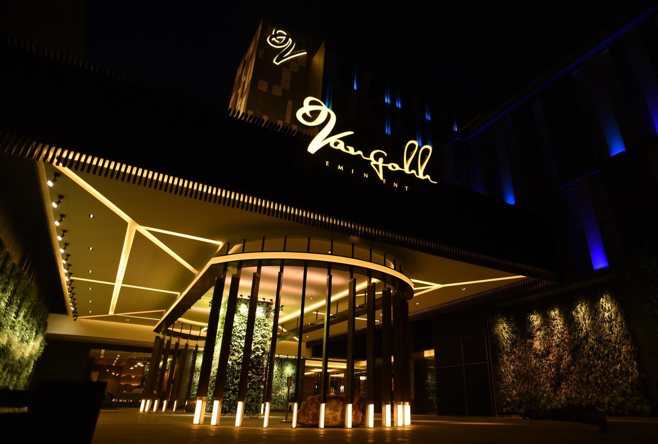 Vangohh Eminent Hotel & Spa Bukit Mertajam Esterno foto