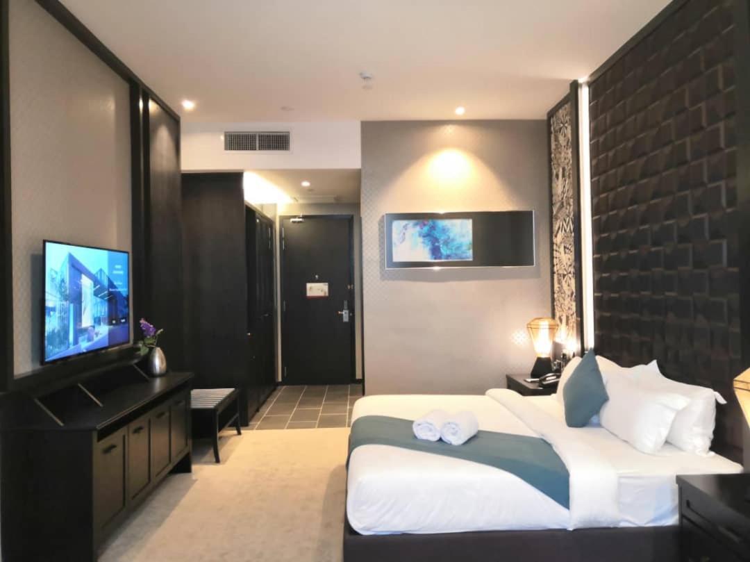 Vangohh Eminent Hotel & Spa Bukit Mertajam Esterno foto